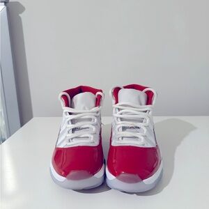 Jordan retro 11 (Cherry) size 8